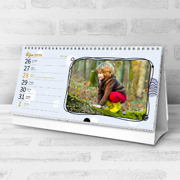 Stolní týdenní fotokalendář na rok 2026 - Až na Měsíc