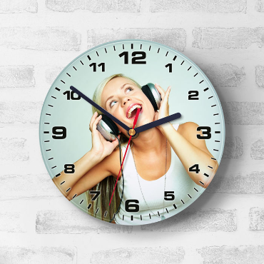 Nástěnné hodiny s vlastní fotkou, rychle a online | Tiskarena - Klasické černé